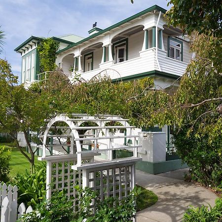 Sussex House Bed & Breakfast Bed & Breakfast Nelson Exterior photo