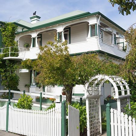 Sussex House Bed & Breakfast Bed & Breakfast Nelson Exterior photo